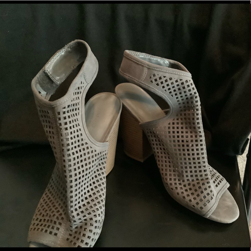 Ladies Classy Open-Toe Ankle Boot